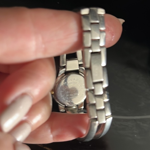 Movado 2 tone bracelet watch - Picture 7 of 9